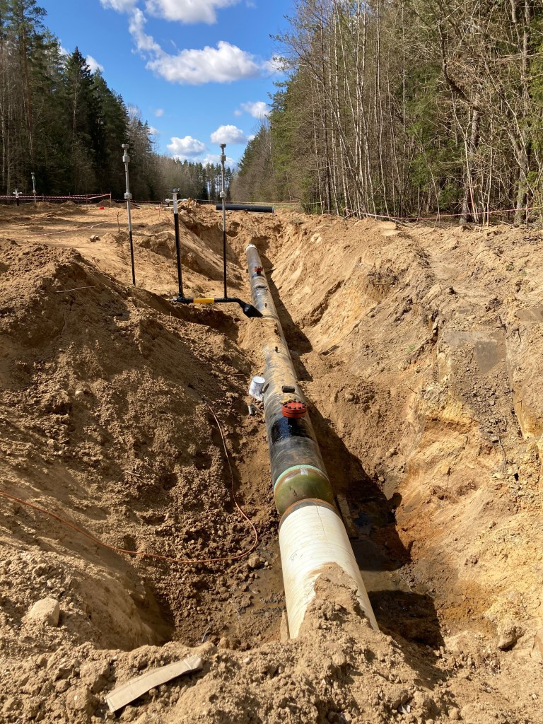 pārvades gāzes vadi
transmission gas lines